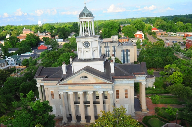 Exterior aerial shot of Old Court House Museum in Vicksburg, MS