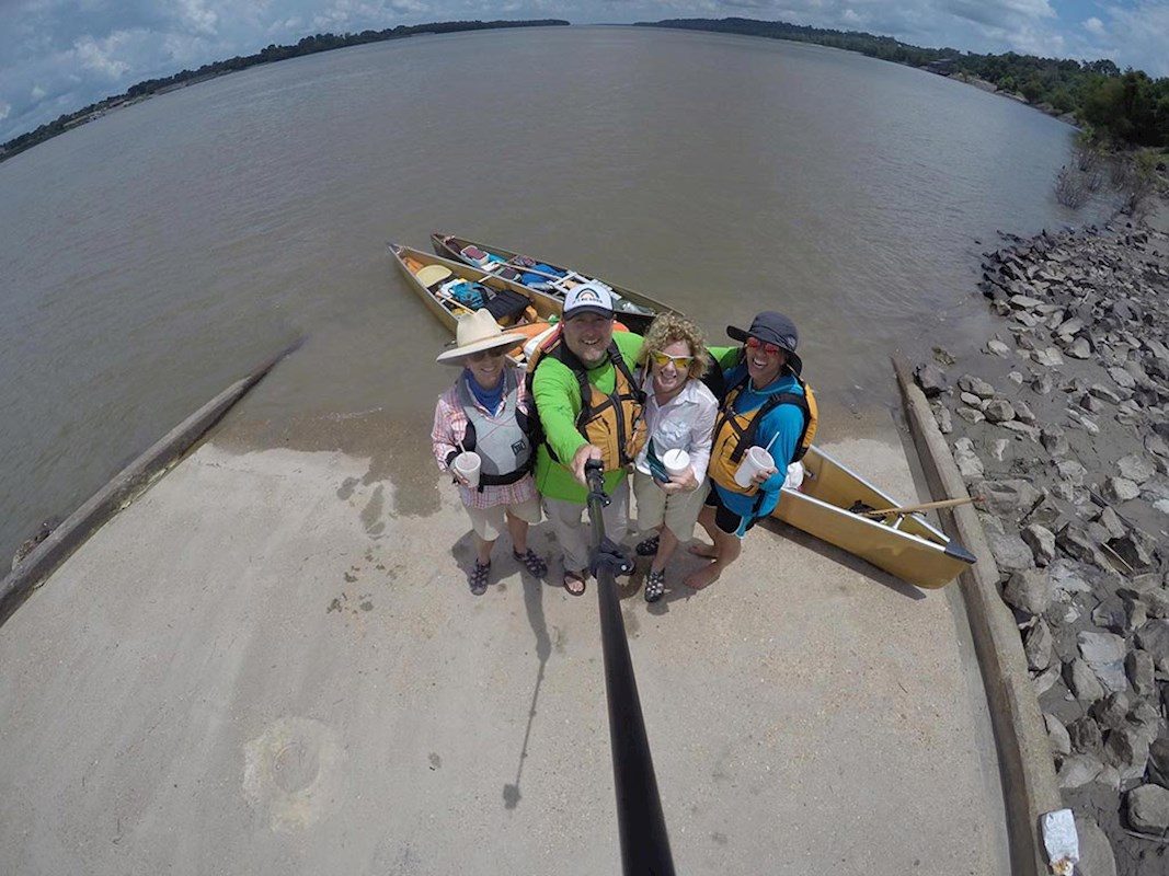 Layne-at-Natchez-boat-ramp-with-clients.jpg